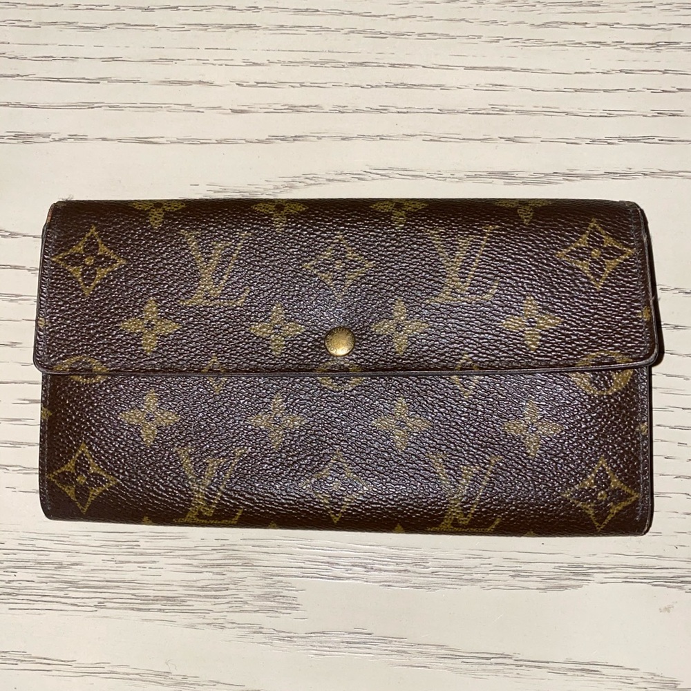 Louis Vuitton Sarah Wallet M60531